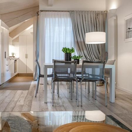 Residence Lungomare - Charming Apartments Riccione Buitenkant foto