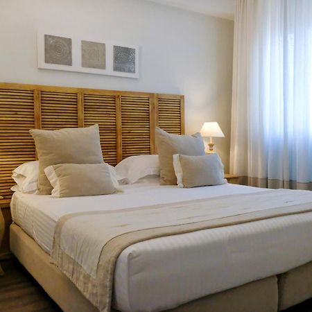 Residence Lungomare - Charming Apartments Riccione Buitenkant foto