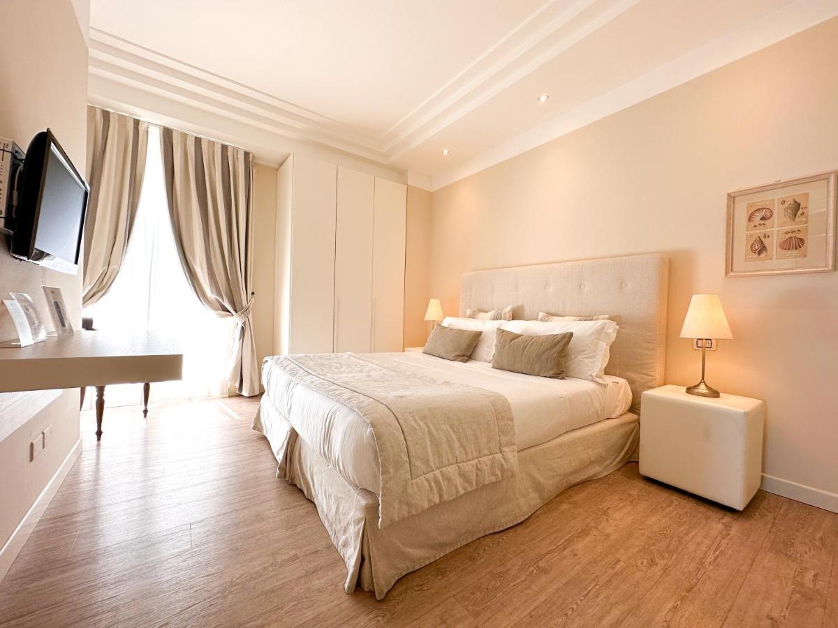 Residence Lungomare - Charming Apartments Riccione Buitenkant foto