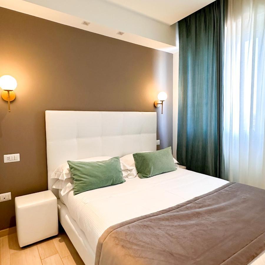 Residence Lungomare - Charming Apartments Riccione Buitenkant foto
