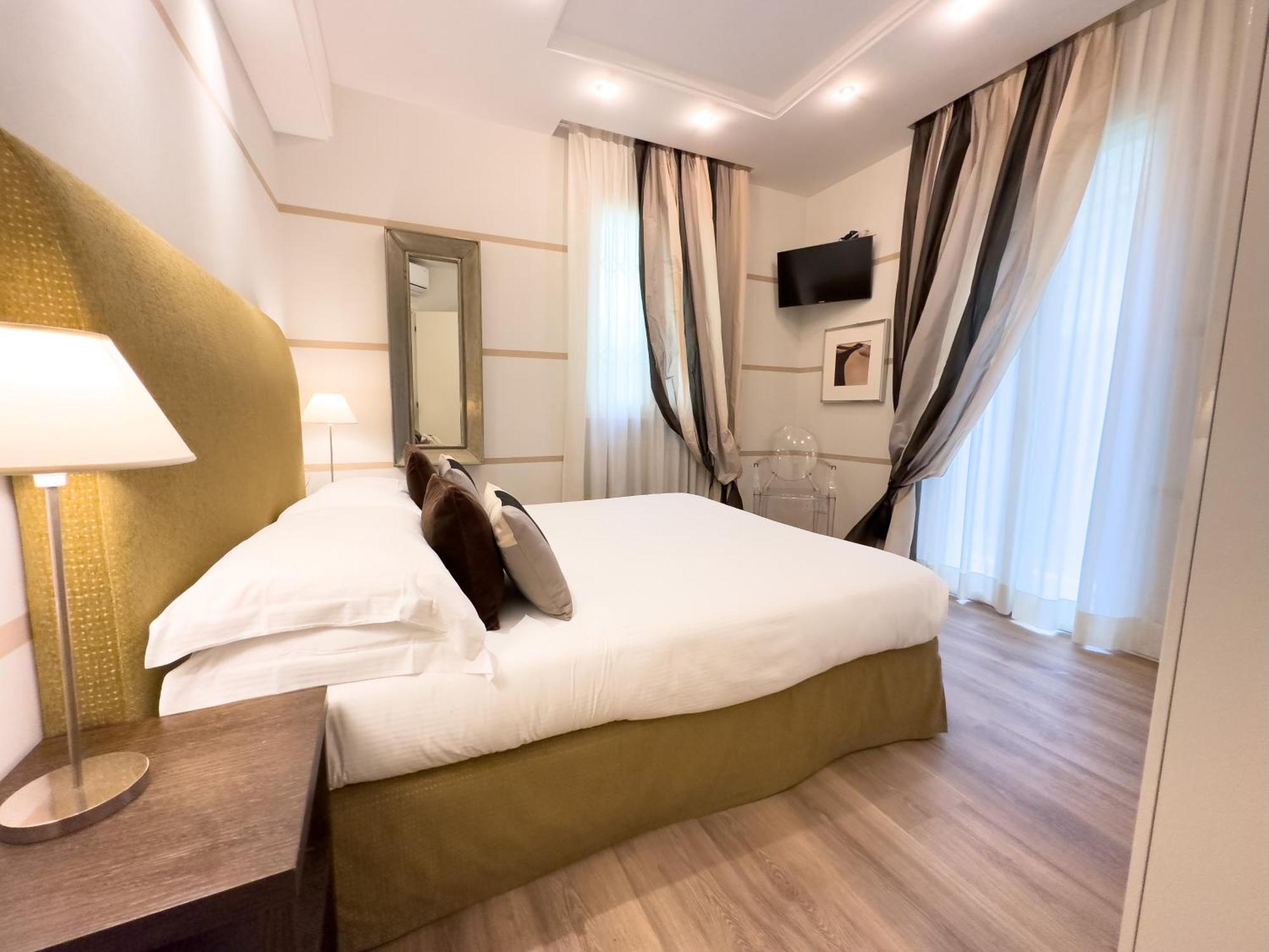 Residence Lungomare - Charming Apartments Riccione Buitenkant foto