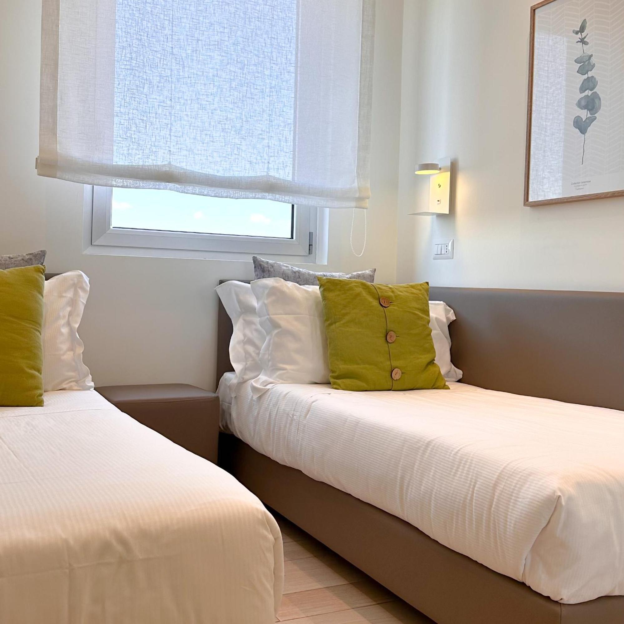 Residence Lungomare - Charming Apartments Riccione Kamer foto