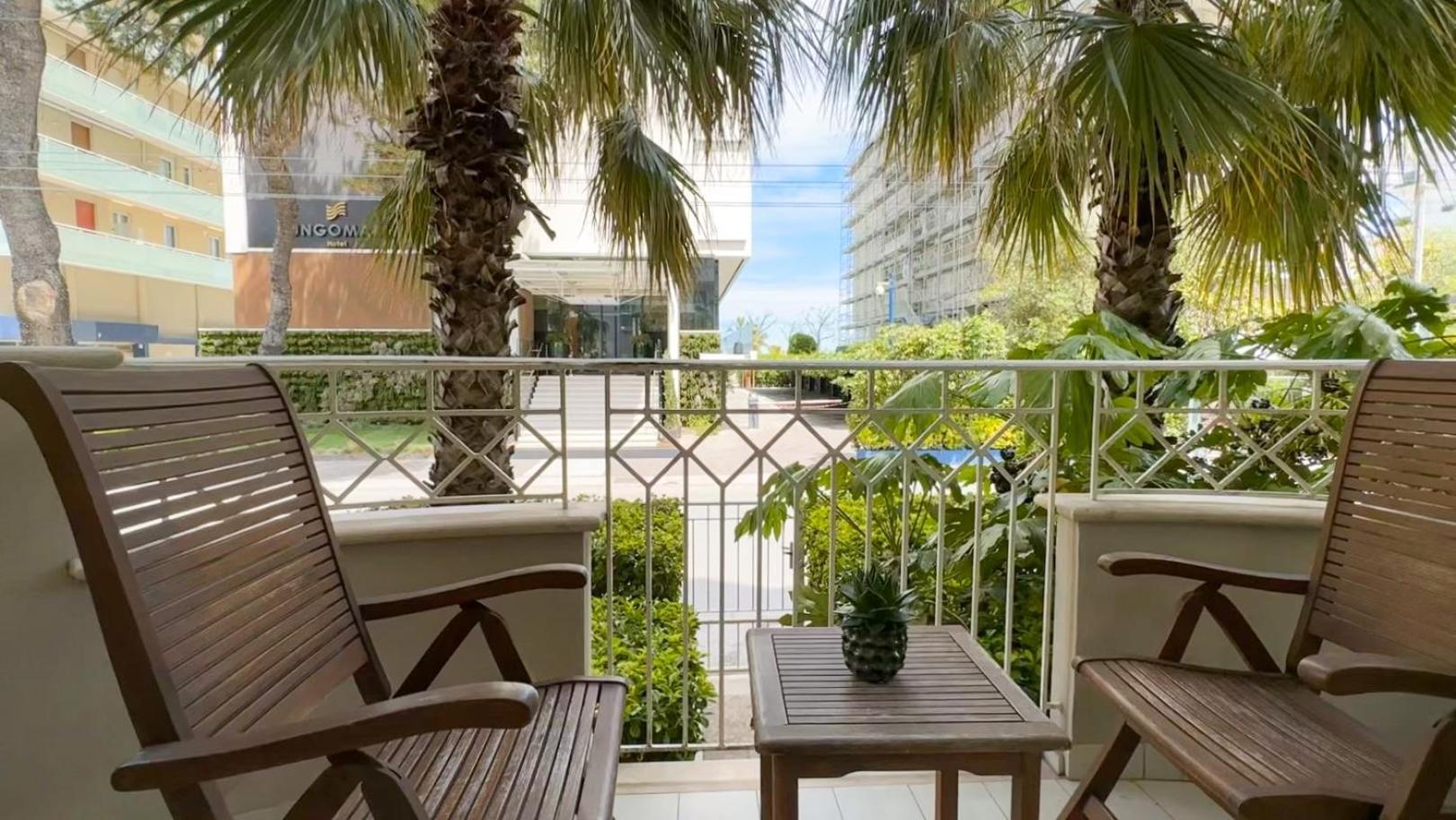 Residence Lungomare - Charming Apartments Riccione Buitenkant foto