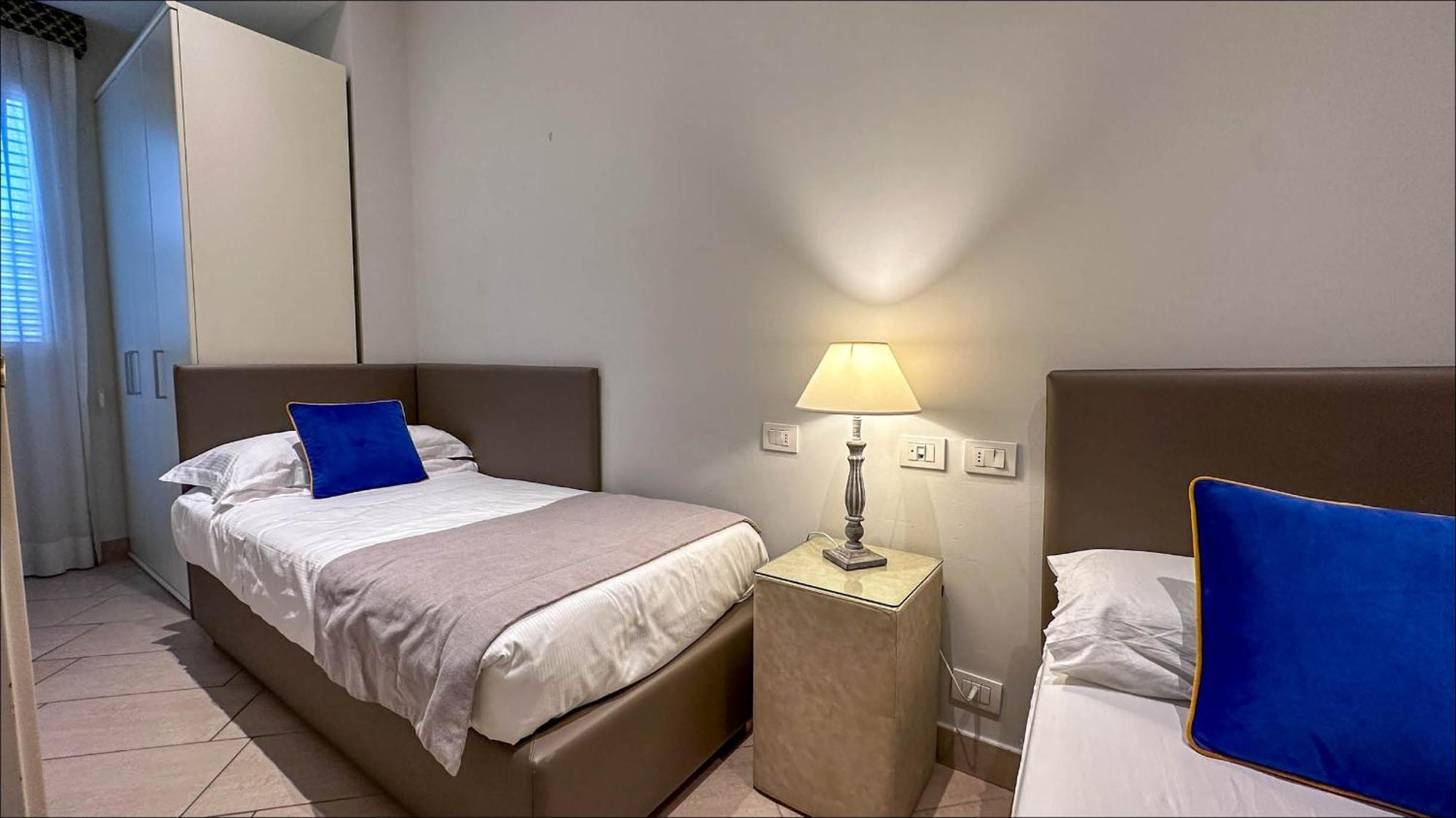 Residence Lungomare - Charming Apartments Riccione Buitenkant foto