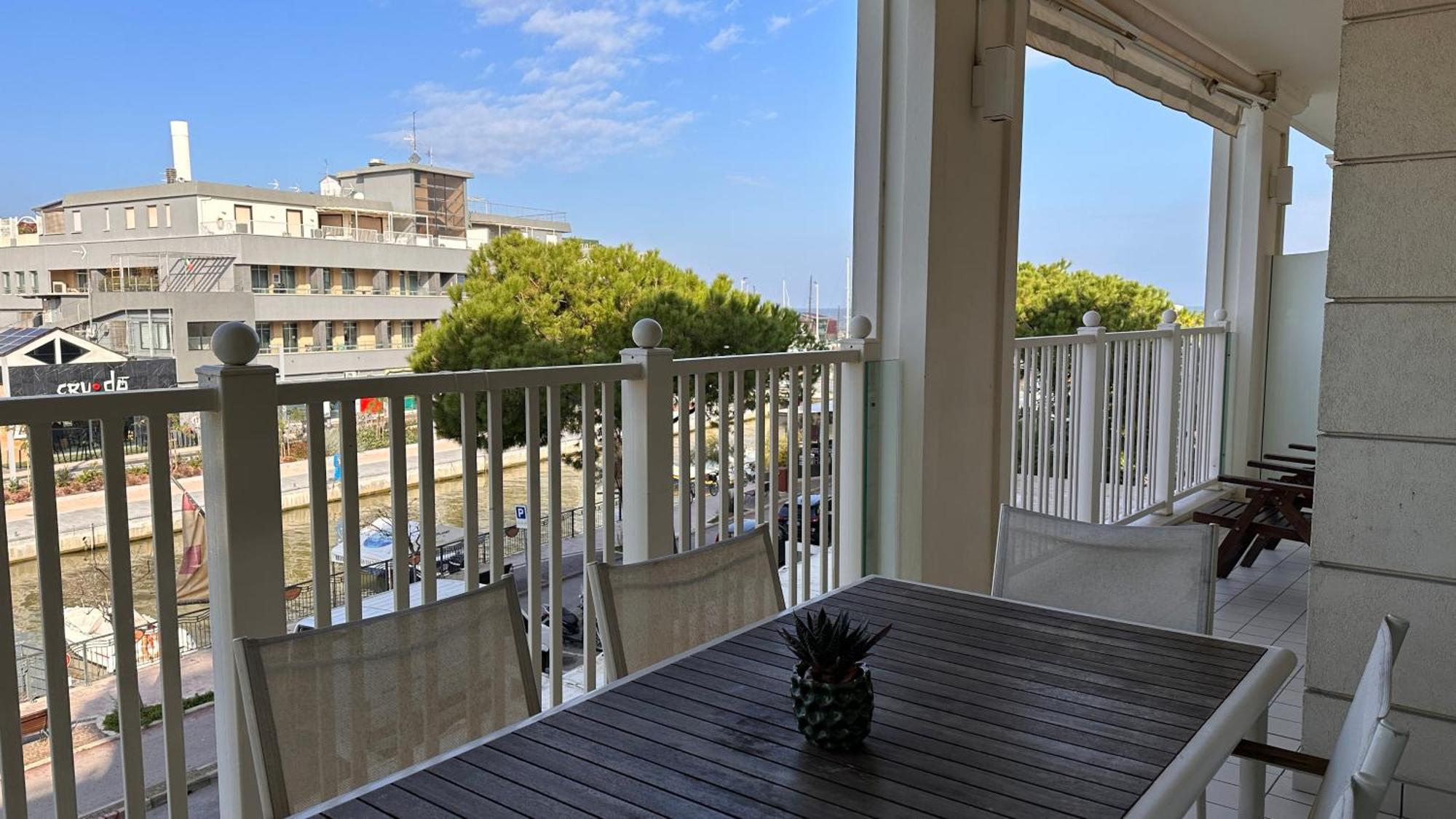 Residence Lungomare - Charming Apartments Riccione Buitenkant foto