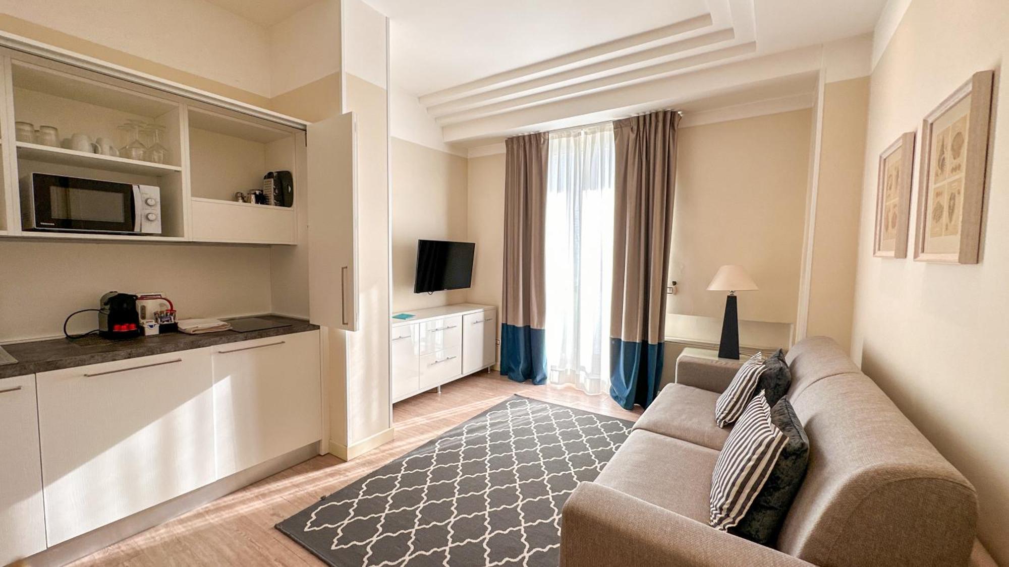 Residence Lungomare - Charming Apartments Riccione Buitenkant foto