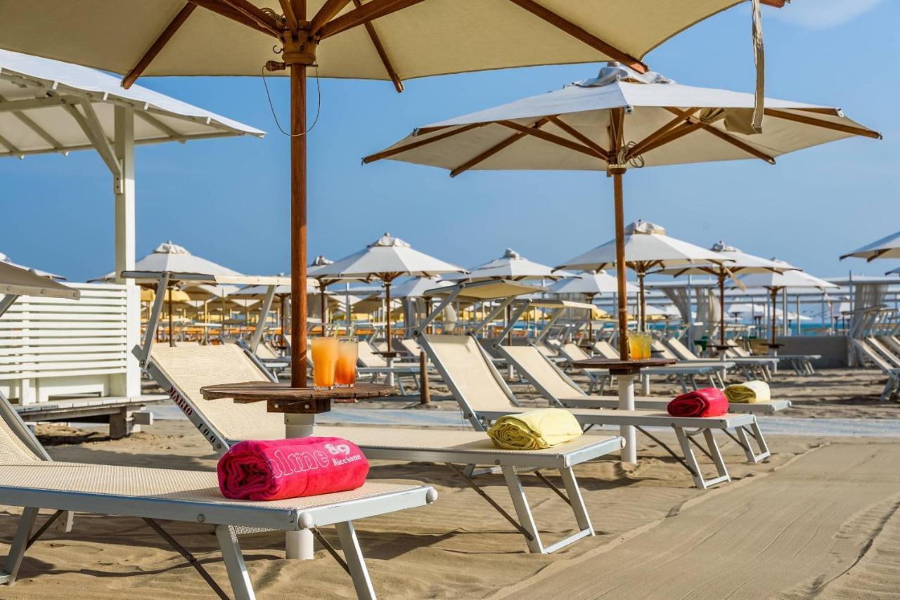 Residence Lungomare - Charming Apartments Riccione Buitenkant foto